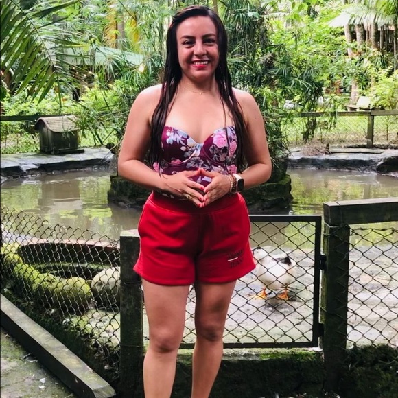 Meet your Posher, Marcela - Picture 3 of 4